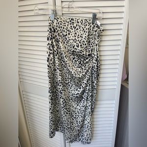 Zara cheetah/ leopard print midi skirt